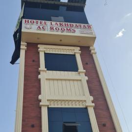 Lakhdatar Hotel and Restaurant, hotel v destinaci Khandwa