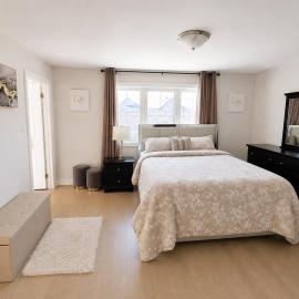 Modern Home w Private Yard and Master Suite, hotel a Shelburne