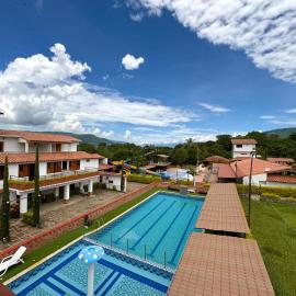 Hotel Resort Campestre Puerta Del Sol - San Gil
