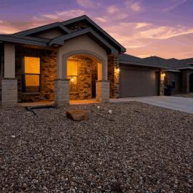Entire House-Executive Corporate Retreat Near Loop 250 Work-Friendly! – hotel w mieście Midland