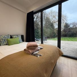 Luxury Studio 1 Min to East Finchley Station, N2