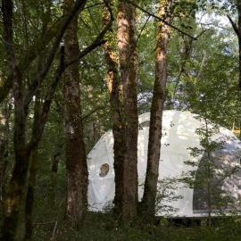 Dôme en forêt، فندق في Saint-Just