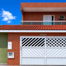 Casa em Praia Grande com Wi-Fi a 50m do mar com 2 suítes e 2 vagas de garagem
