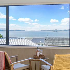 The Bay House - Matakana Holiday Home