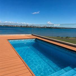 Apartamento completamente equipado! Con Parking! En Paraná Playa Deptos!, hotell i Encarnación