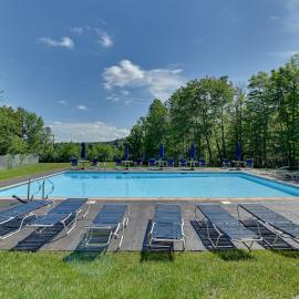 Hike, Bike & Ski! Condo Steps to Mount Snow Resort, hotel in West Dover