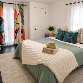 The Creative Escape With Community Canvas Loft