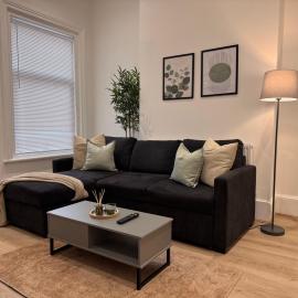 Modern Luxury Apartment Free Parking Sleeps 5 by M55 & M6, hotel in Preston