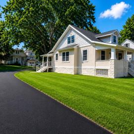 Rowan University Home Sleeps 12 with 10 Car Parking 20 min to Philly, hotel in Glassboro