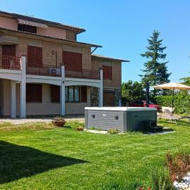 Stunning Apartment In Monteriggioni With Wifi, hotel in Monteriggioni