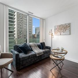 StayToronto - Skyline 1BR Escape by CN Tower - Sleeps 4 Guests