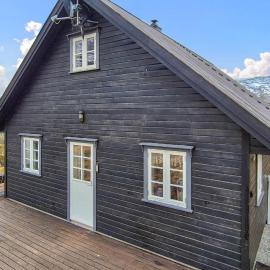 Lovely Home In Borgund With Sauna, Hotel in Borgund