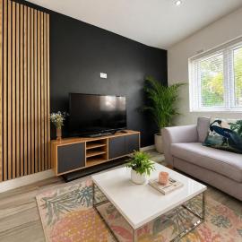 Stylish 3-Bed Executive Home - Free Parking & Fast WiFi