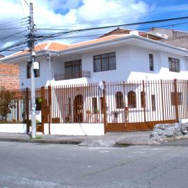 Casa Luck Hosting, ξενοδοχείο στην Κουένκα