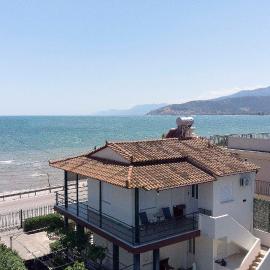 Seaside Appartment Bluethalassa with Garden, hotel a Argos