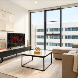 Luxe 3BR with Pool Minutes to shops and station
