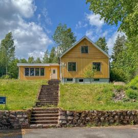 2 Bedroom Nice Home In Lönneberga
