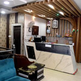 Hotel J P Residency, ξενοδοχείο σε Datia