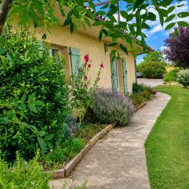 appartement de plain-pied tout confort climatisé, hotel a Carla-Bayle