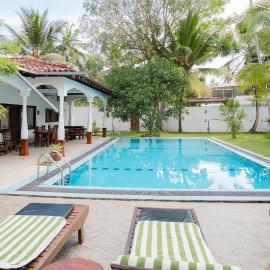 Lucas Hotel, hotell i Kosgoda