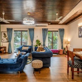Go Offline Homes - Designer 2BHK with Pool Near Candolim, hotelli kohteessa Parra