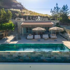 THE COTTAGE - Modern Tradition - Luxury 2-Bedroom Boho Retreat with Private Infinity Pool, khách sạn ở Dhora