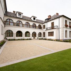 Resort Červený dvůr - apartmány a wellness, hotell sihtkohas Rapotín