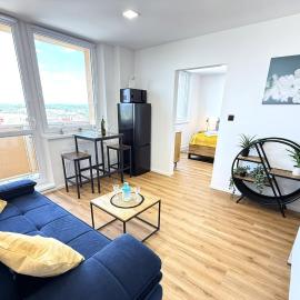 Sky View Apartmán 10 patro – hotel w Brzecławiu