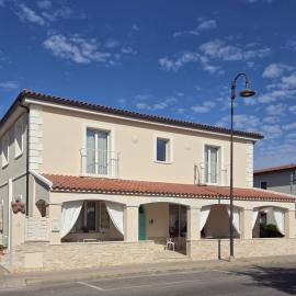 Villa Alberta Hotel, hotel V Pule