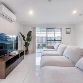 Pimpama में, होटल Bright Family Retreat Near Theme Parks