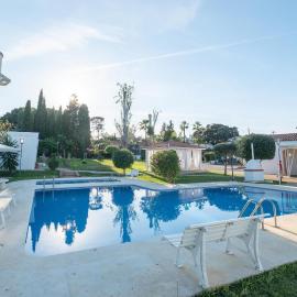 Chalet las Pajanosas, hotell i Guillena