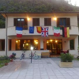 Vallo di Nera में, होटल Hotel Ristorante Pizzeria Umbria