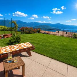 Lake Iseo Garden View Apartment, hotel en Parzanica