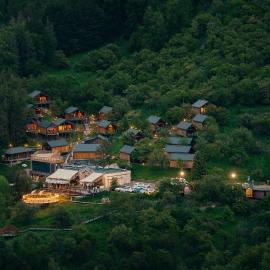 Qazaq Auyl Eco Hotel, hotel em Almaty