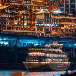 重庆江岛高空江景酒店-解放碑洪崖洞店-Chongqing Jiangdao Holiday Highview Riverside Hotel - Jiefangbei Hongyadong, hotell i Chongqing
