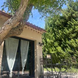 Maison provençale proche du lac, hotel em Codolet