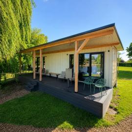Luxury Lake Cabin, hotel v destinaci Alphen