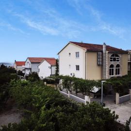 Apartments with parking space Orebic, Peljesac - 643, hotel em Orebić
