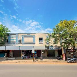 Hotel Sridevi Grand, hotel in Vākalapūdi