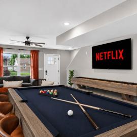 Stylish Louisville 3BR Sleeps 13 w Bunkhouse, hotell sihtkohas Jeffersonville