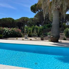 VILLA MESSILIA Guest Rooms French Riviera, hotel in Saint-Raphaël