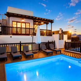 Villa Vista Reina - Luxury 6 Bedroom - Heated Pool- Views - Pool Table - Vista Lobos - Playa Blanca