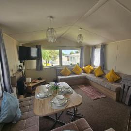 3BR Countryside Caravan up to 7 Guests, hotel a Tosside