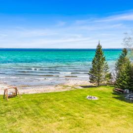 Lem's Paradise #1 Lakefront w Mackinac Views – hotel w mieście Cheboygan