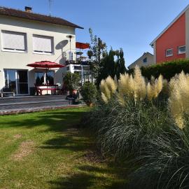 Ganzes Haus mit Pool nähe See für bis zu 16 Personen