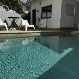 Cascais House - Pool, готель у місті Пареде