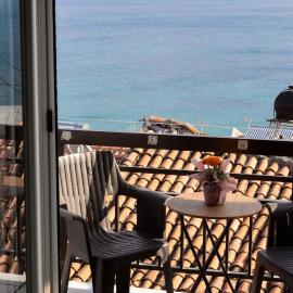Magdalene's Sea View Apartment