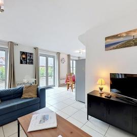 Holiday Home Vissershuis 2 with parking by Interhome