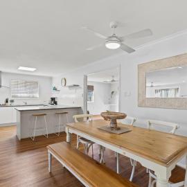 Hervey Bay Pool Retreat Near Marina & Beach
