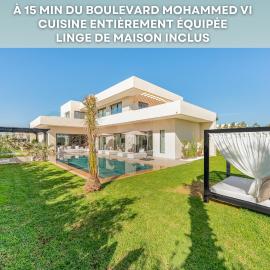 Villa Lilas-Luxe Pool, Steam Room & Gym, hotel di Segraga